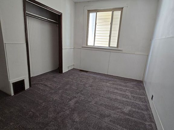 2nd image of 1815 Victoria Ave Unit 1