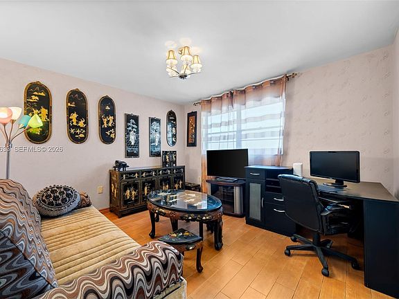 5th image of 3551 NE 169th St APT 301