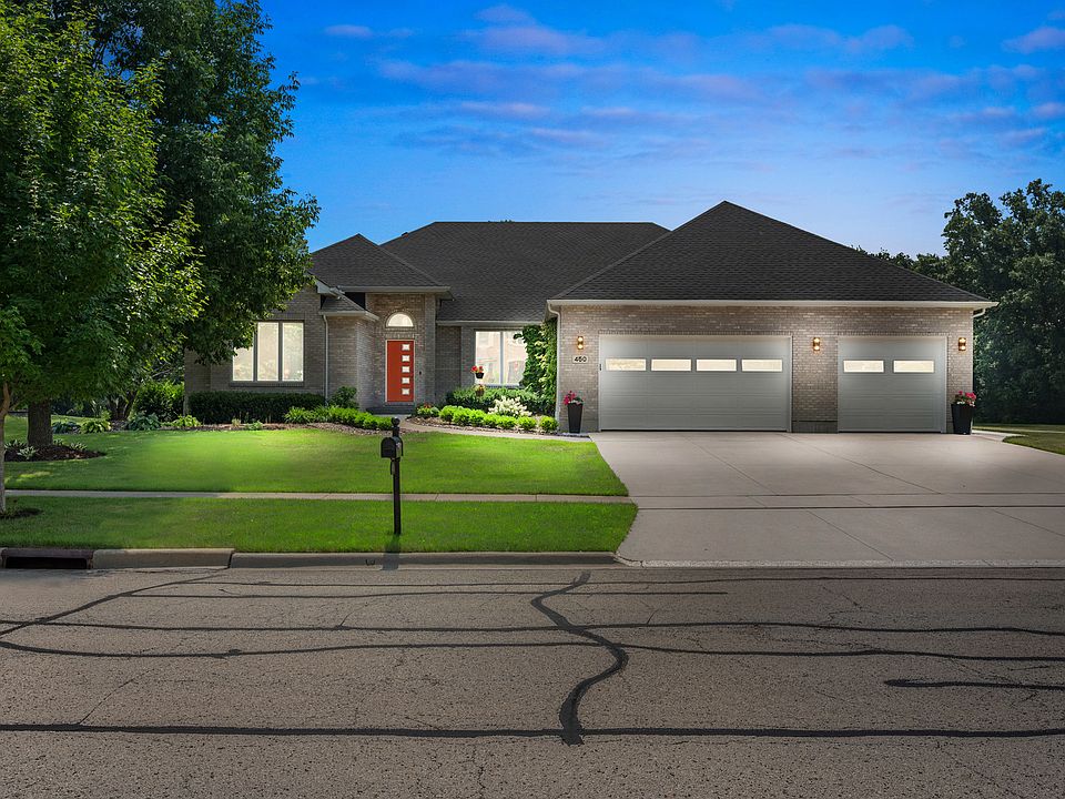 1st image of 450 Viking Dr