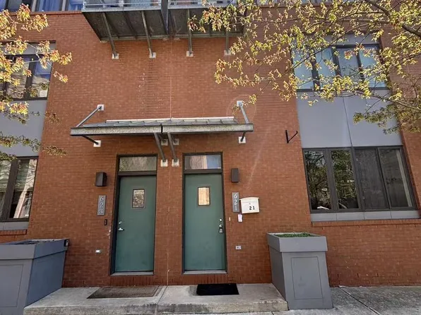 621 N 10th St, Philadelphia, PA 19123