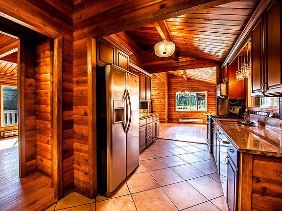 4th image of 22260 Piney Meadows Ct