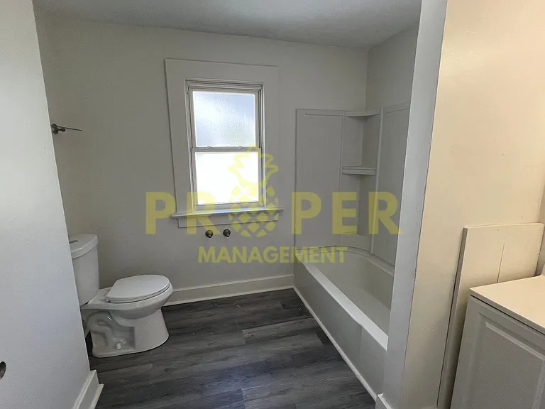 39 E Maplewood Ave — Photo 6