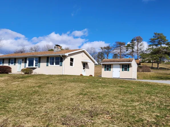7 Oak Ln, Orwigsburg, PA 17961