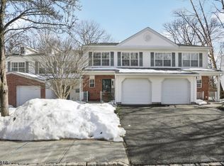 9 Maple Ln, Mount Arlington Boro, NJ 07856