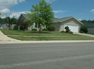 907 Pristine Ave, Angola, IN 46703