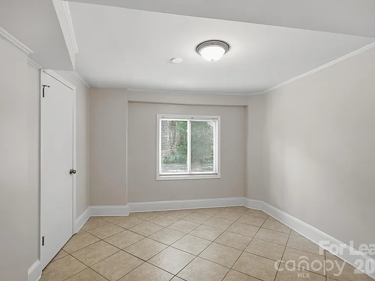 3101 Selwyn Ave — Photo 11