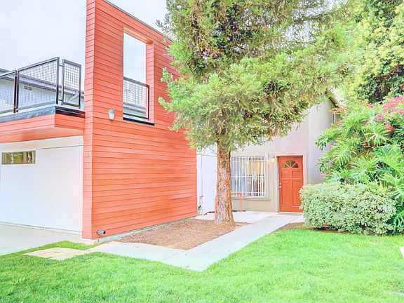 2nd image of 1279 W 37th Pl #5B-4Ba-1845Sqft