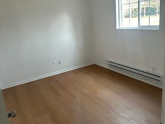 4th image of 5890 Edson St #1