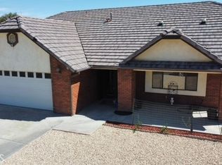 27971 Hummingbird Ln, Helendale, CA 92342