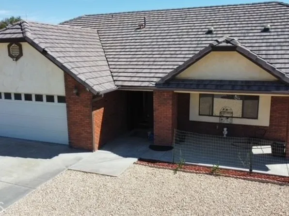 27971 Hummingbird Ln, Helendale, CA 92342