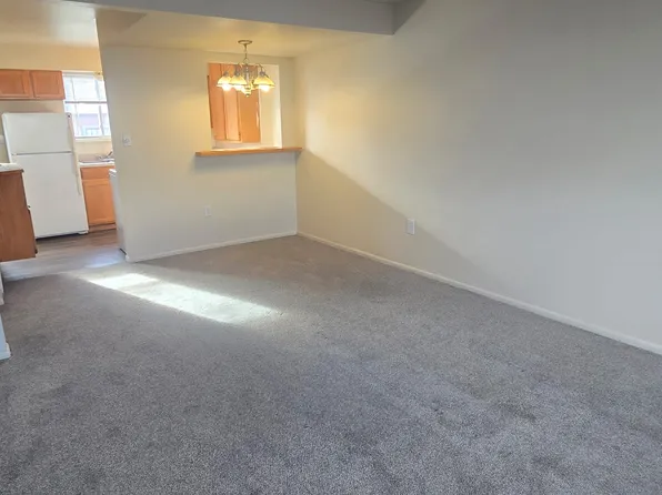 711 3rd St APT F4, Windsor, CO 80550