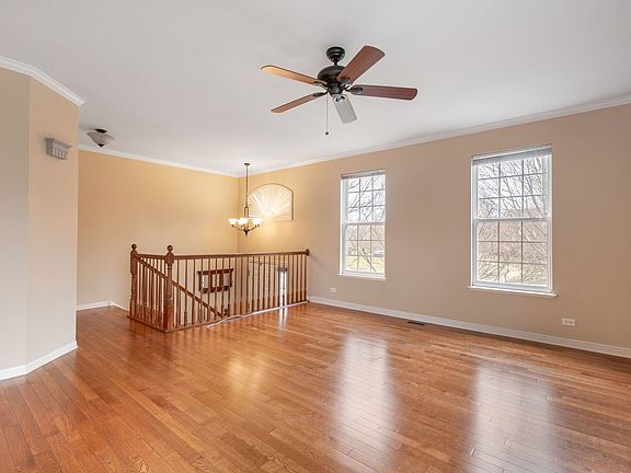 5th image of 787 Thornbury Ct