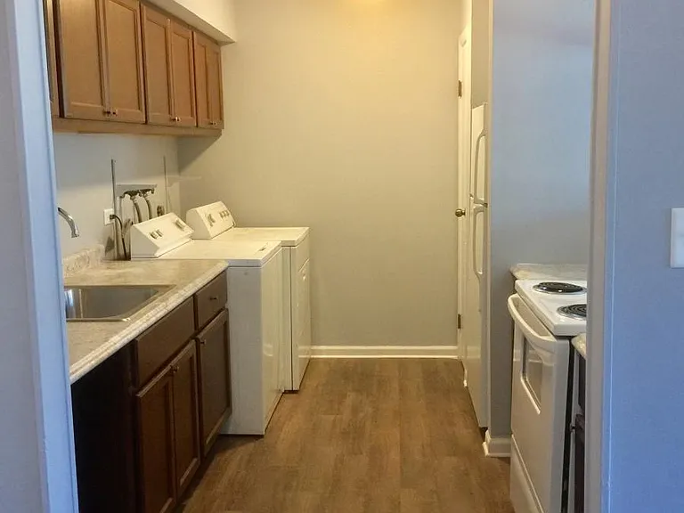 1401 N Glen Cir #C — Photo 12