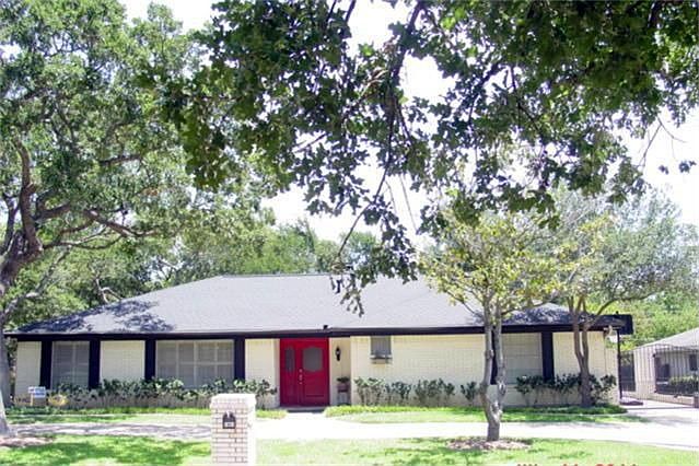 1st image of 1807 W Cedar Elm Dr