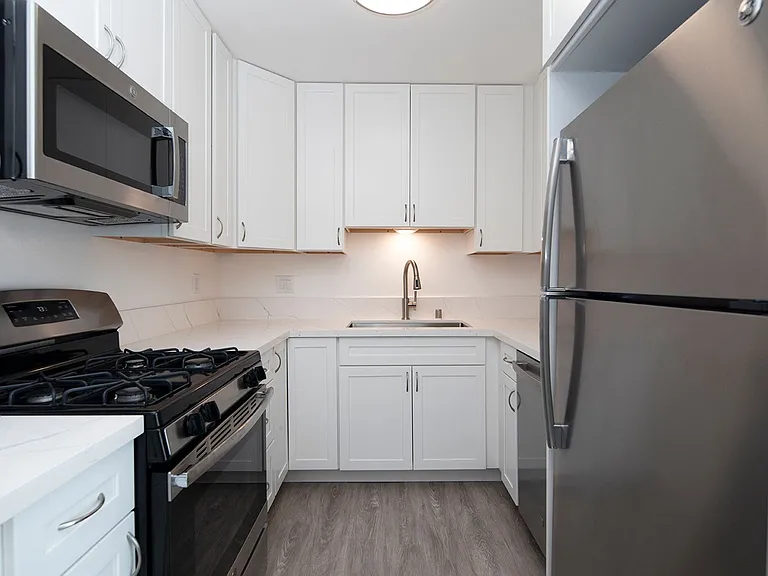 PR Talmadge Apartments — Photo 4
