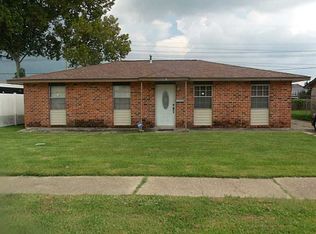 409 Willowbrook Dr, Gretna, LA 70056