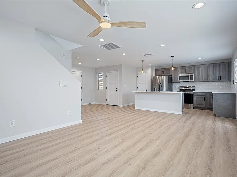 739 N Queen Ave #2 — Photo 6