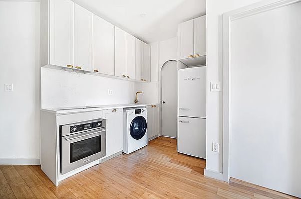 1st image of 196 Elizabeth St APT 18