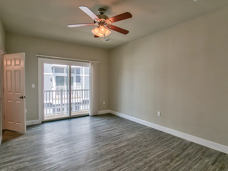 808 W Saint Augustine St — Photo 16