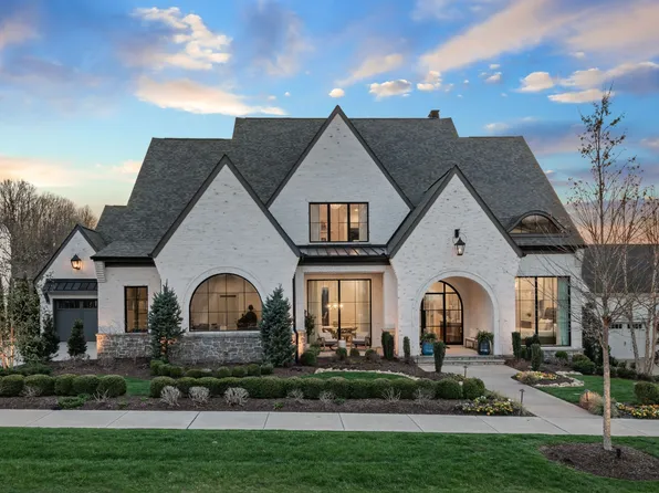 8146 Heirloom Blvd, College Grove, TN 37046