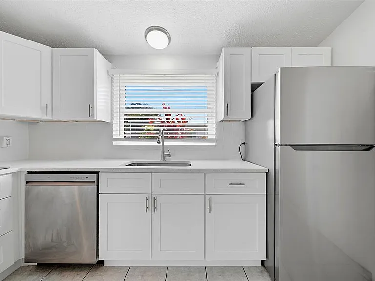 14190 Page Ave — Photo 12