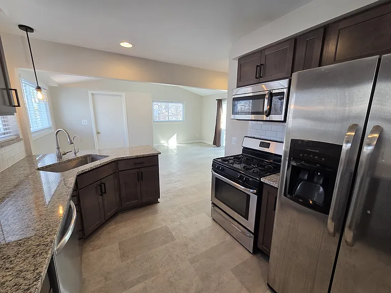 32356 Loomis Dr — Photo 16