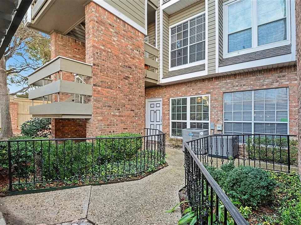 8550 Fair Oaks Xing #116