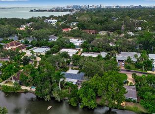 1684 Spring Creek Dr, Sarasota, FL 34239