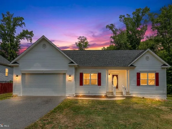 10509 Woodland Dr, Fredericksburg, VA 22407
