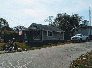 36 Hillcrest Rd, Niantic, CT 06357