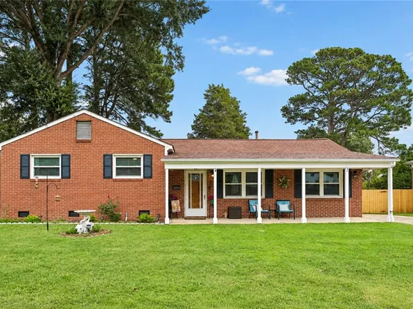16 Longwood Dr, Hampton, VA 23669