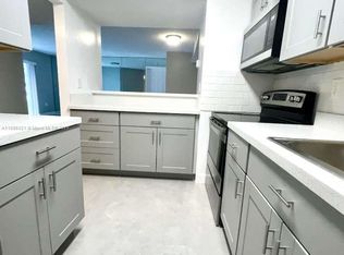 20730 NE 4th Pl APT 106, Miami, FL 33179