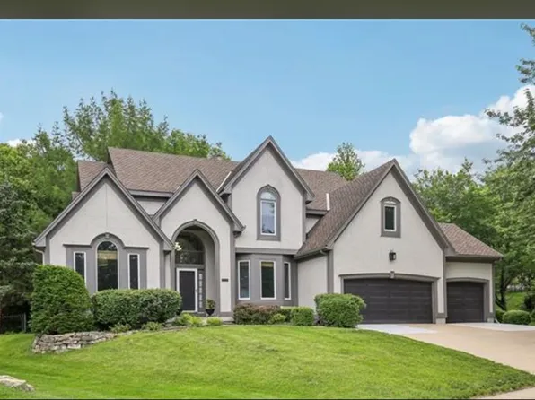 12909 Maple St, Overland Park, KS 66209