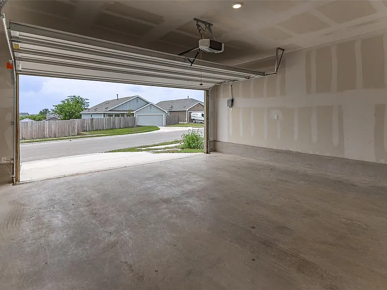 2612 Schwartz Ln — Photo 15