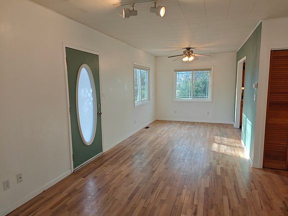 5th image of 405 NW Lewisburg Ave