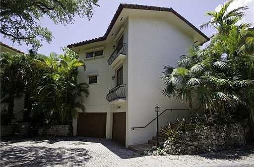 5th image of 2457 S Bayshore Dr