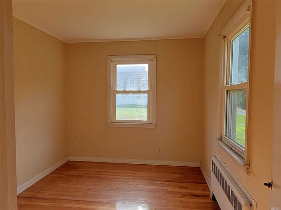 3rd image of 31 Alton Ave