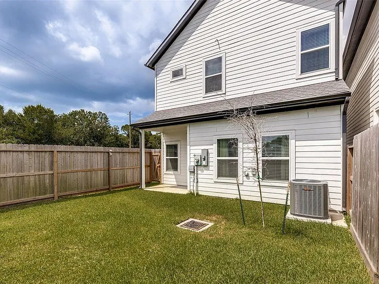 13131 Perennial Springs Dr — Photo 16