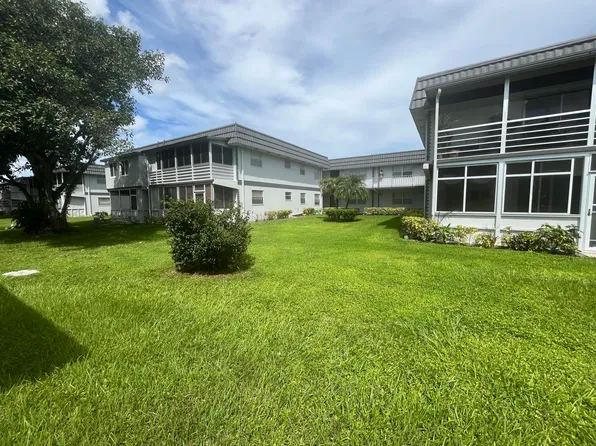 483 Saxony Way, Delray Beach, FL