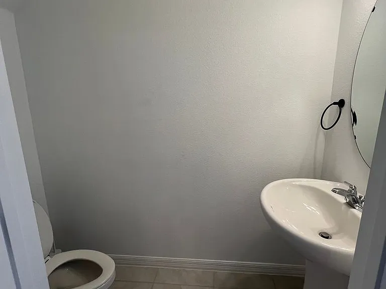 117 Mandovi St — Photo 10