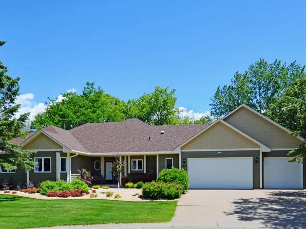 7734 44th St N, Oakdale, MN 55128