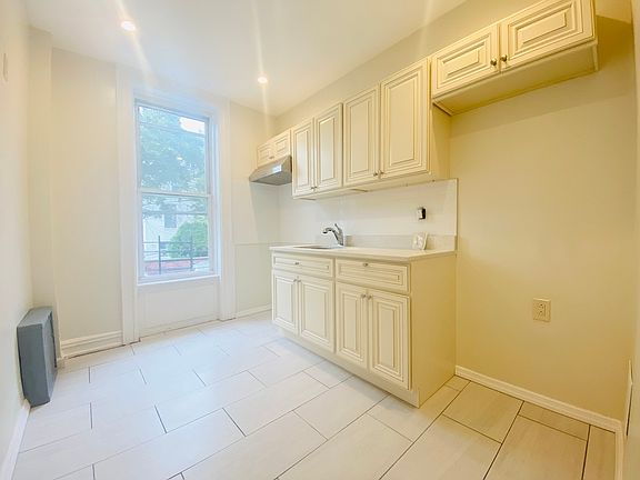 4th image of 559 48th St Floor 2