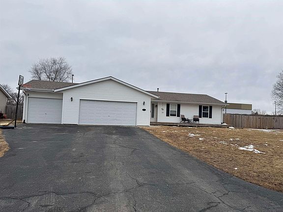 2nd image of 601 Winfield Dr