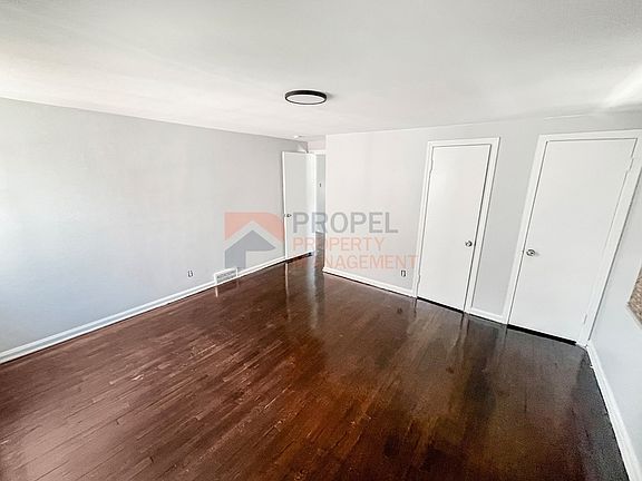 5th image of 19440 Hartwell St