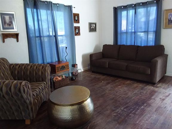 3rd image of 824 S 8th Ave