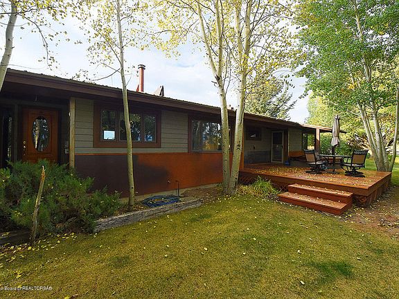 3rd image of 7650 N Roberta Dr