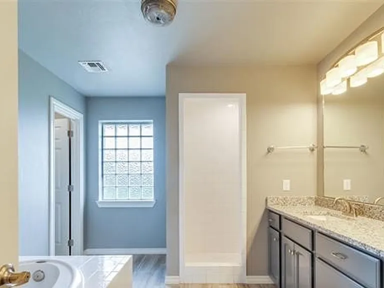 640 SW Dani Ann Ln — Photo 16