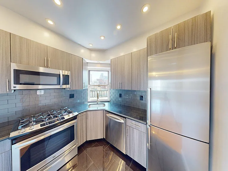 250 E 73rd St #PHB — Photo 6