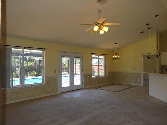 4th image of 1715 Champagne Ave