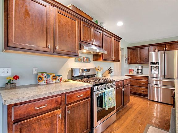 2nd image of 5199 Whitecliff Dr